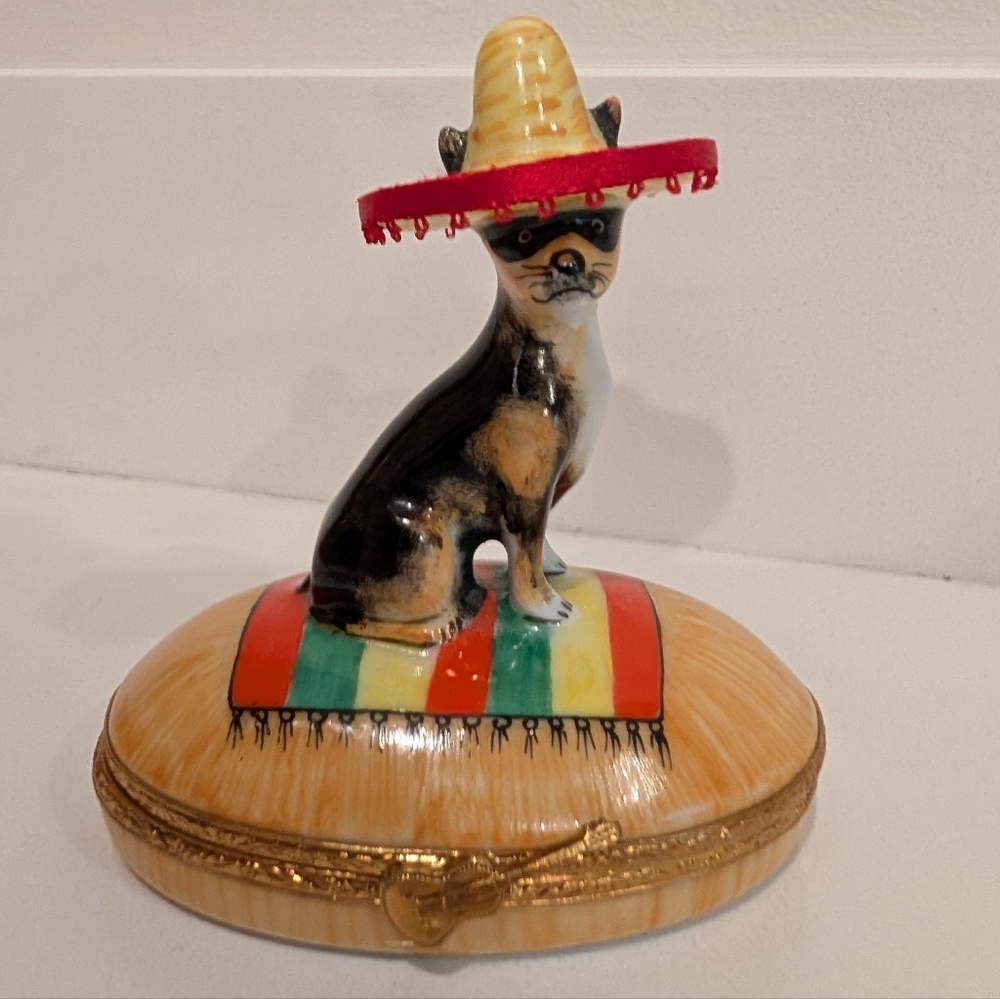 Artoria Limoges Chihuahua